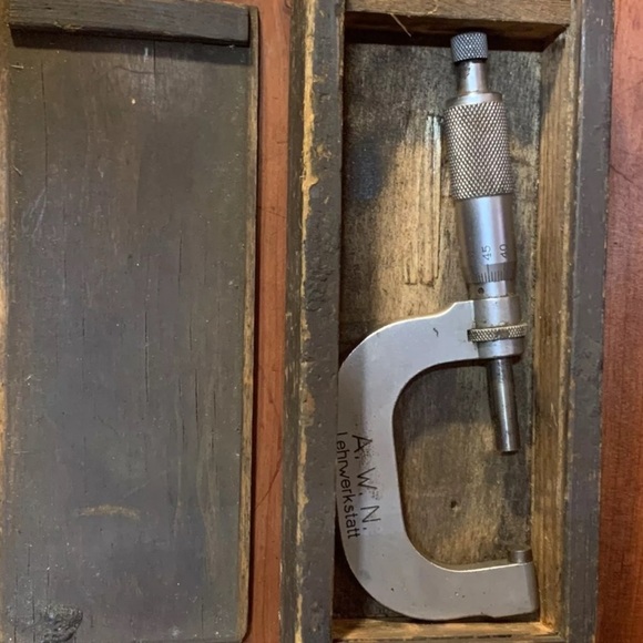 AWN Lehnwerkstatt Micrometer with Wooden Box - Picture 7 of 9